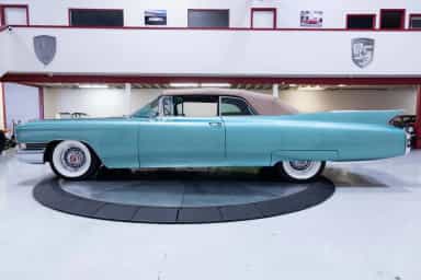 Cadillac Series 62 Convertible thumbnail 2