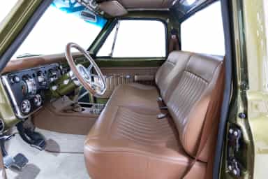 Chevrolet C10 Pickup thumbnail 2