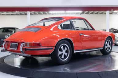 Porsche 911E Coupe thumbnail 3