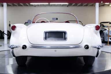 Chevrolet Corvette thumbnail 2