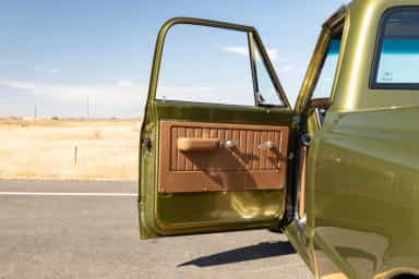 Chevrolet C10 Pickup thumbnail 6